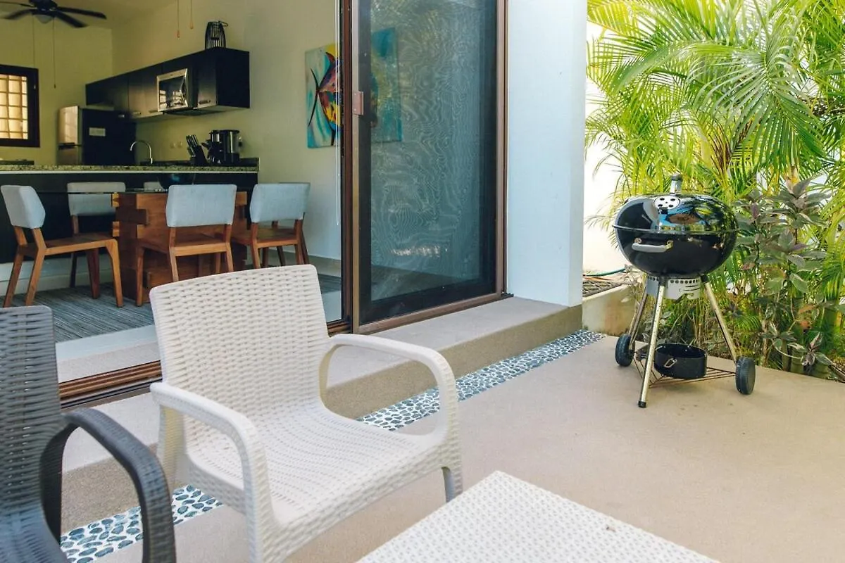 Serene Jungle Villa -Steps From The Ocean Акумаль Апартаменты